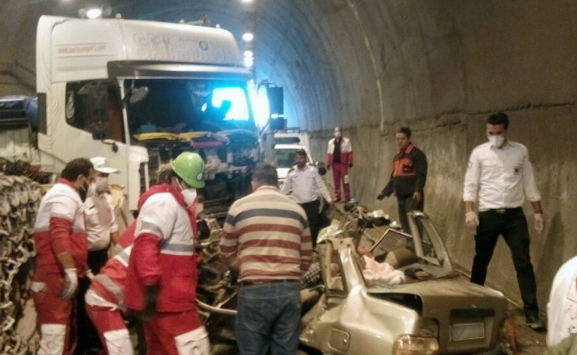 مصدومیت ۶نفر بر اثر تصادف در تونل آزادراه پردیس
