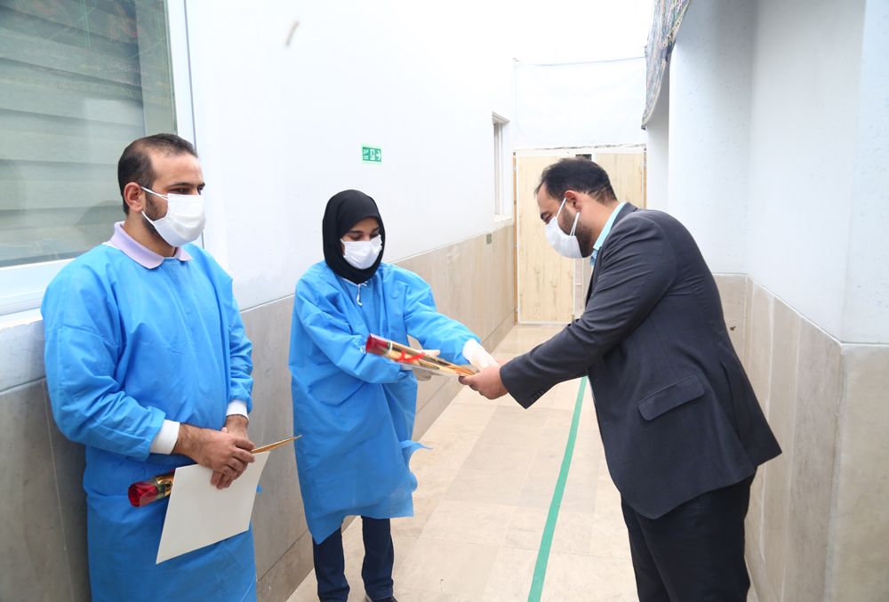 بمناسبت روز پزشک ؛ از پزشکان مرکز خدمات جامع ولیعصر(عج) شهر بومهن تقدیر شد