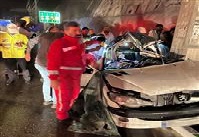 تصادف سنگین خودرو ۲۰۶ و برخورد با تیر چراغ برق در پردیس