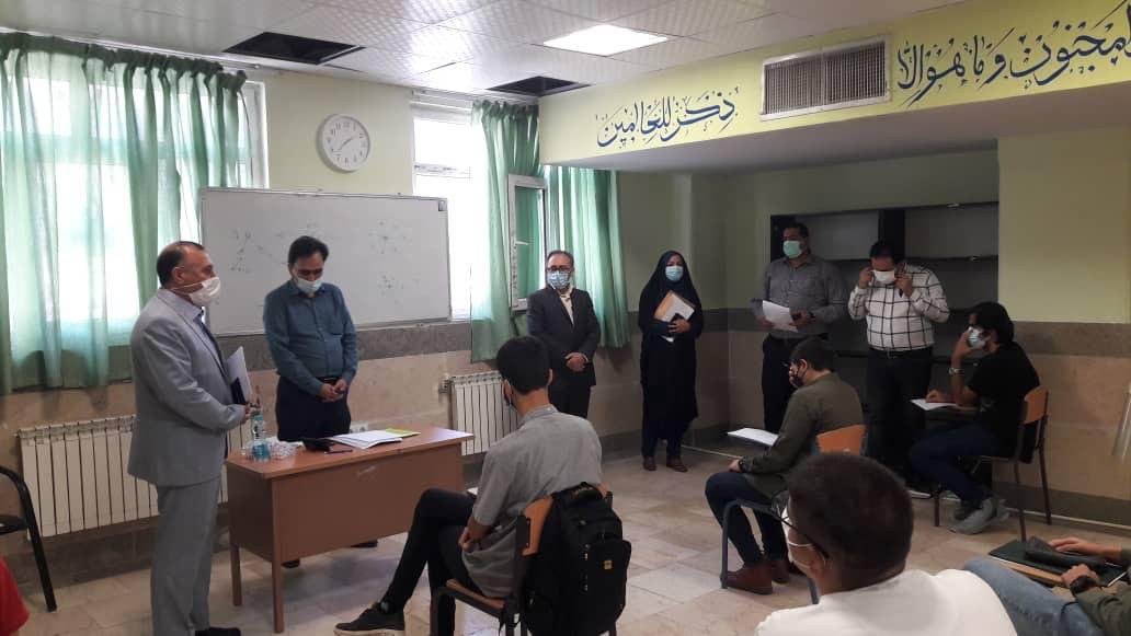 امتحانات نهایی بصورت حضوری با رعایت کامل پروتکل‌های بهداشتی درحال انجام است