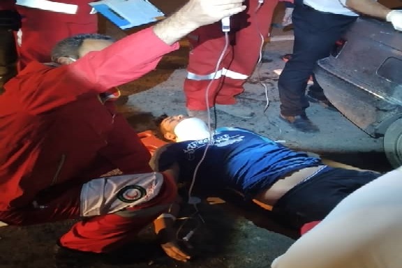 حادثه برخورد پژو پارس با گاردریل در آزادراه پردیس